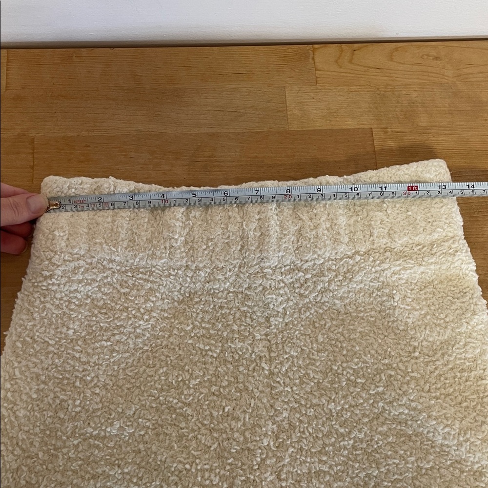 Skims cozy boucle cozy knitted shorts in ivory women’s size S/M - Picture 7 of 14